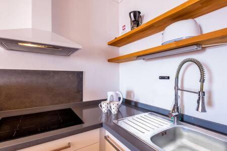 Bonito Apartamento Con Preciosas Vistas Y Piscina 内尔哈 外观 照片
